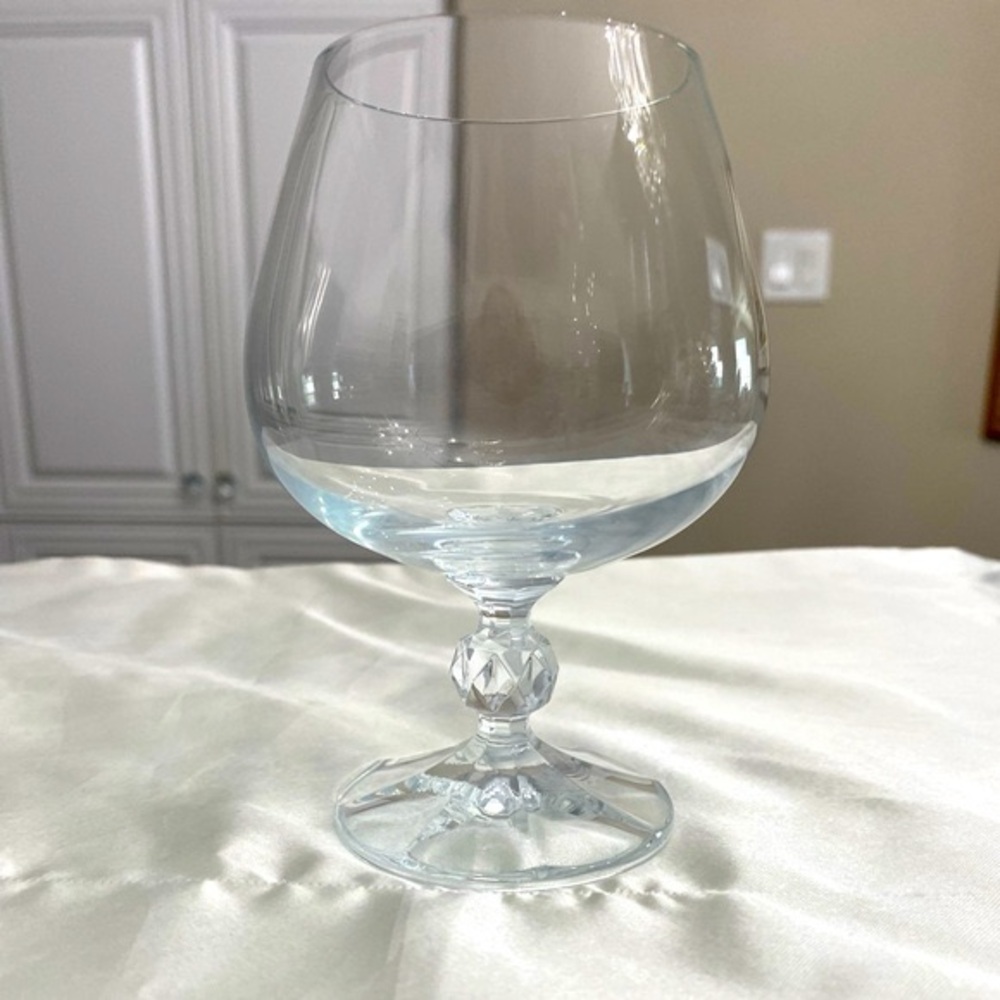 EUC CLAUDIA BY IMPORT ASSOCIATION ONE PLAIN BOWL FACETED BALL AT STEM